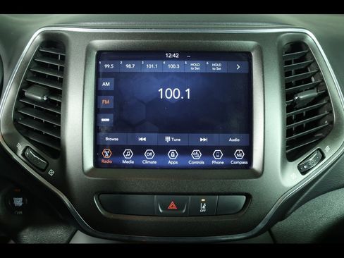 Used 2022 Jeep Cherokee Trailhawk w/ Premium Leather Package image 23