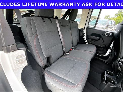 Used 2025 Jeep Wrangler Unlimited Rubicon w/ Convenience Group AWD/4WD image 22