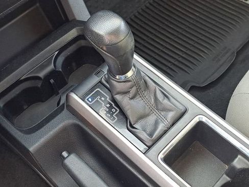 Used 2017 Toyota Tacoma SR5 image 14