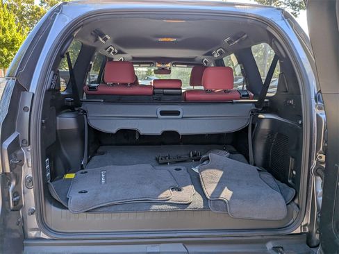 Used 2023 Lexus GX 460 Premium image 33