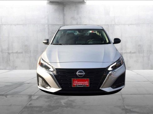 New 2025 Nissan Altima 2.5 SV image 4