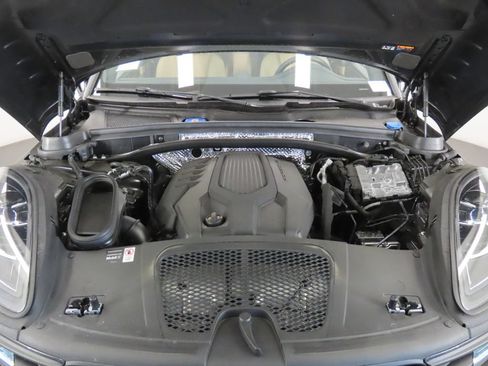 Certified 2026 Porsche Macan AWD/4WD image 50