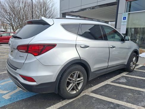 Used 2017 Hyundai Santa Fe Sport image 4