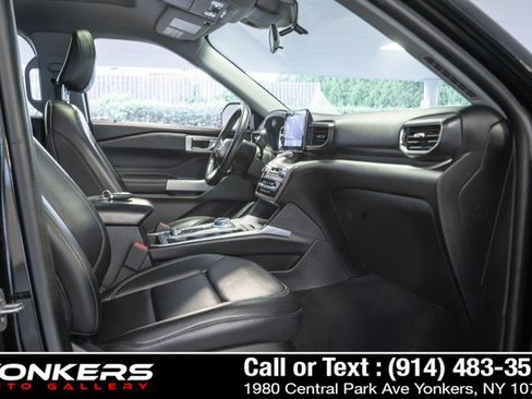 Used 2022 Ford Explorer XLT w/ Equipment Group 202A AWD/4WD image 44