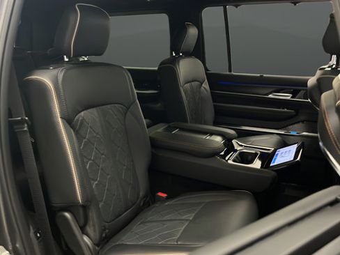 Used 2024 Jeep Grand Wagoneer Series III w/ Quick Order Packagew 28T AWD/4WD image 26