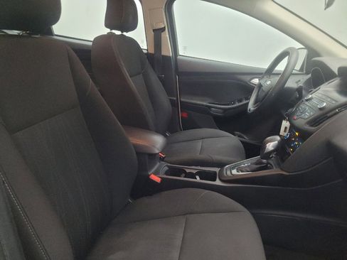 Used 2018 Ford Focus SE FWD image 21