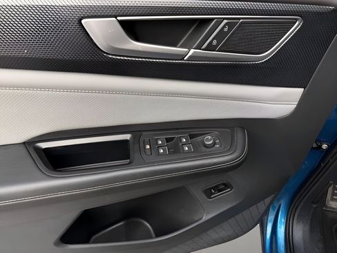 Used 2024 Volkswagen Atlas Cross Sport SEL R-Line image 15