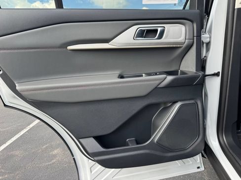 New 2026 Ford Explorer Active w/ Active Comfort Package AWD/4WD image 28