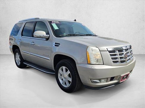 Used 2007 Cadillac Escalade 2WD image 3