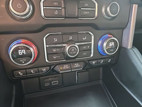 Used 2021 GMC Yukon SLT w/ SLT Premium Package AWD/4WD image 63
