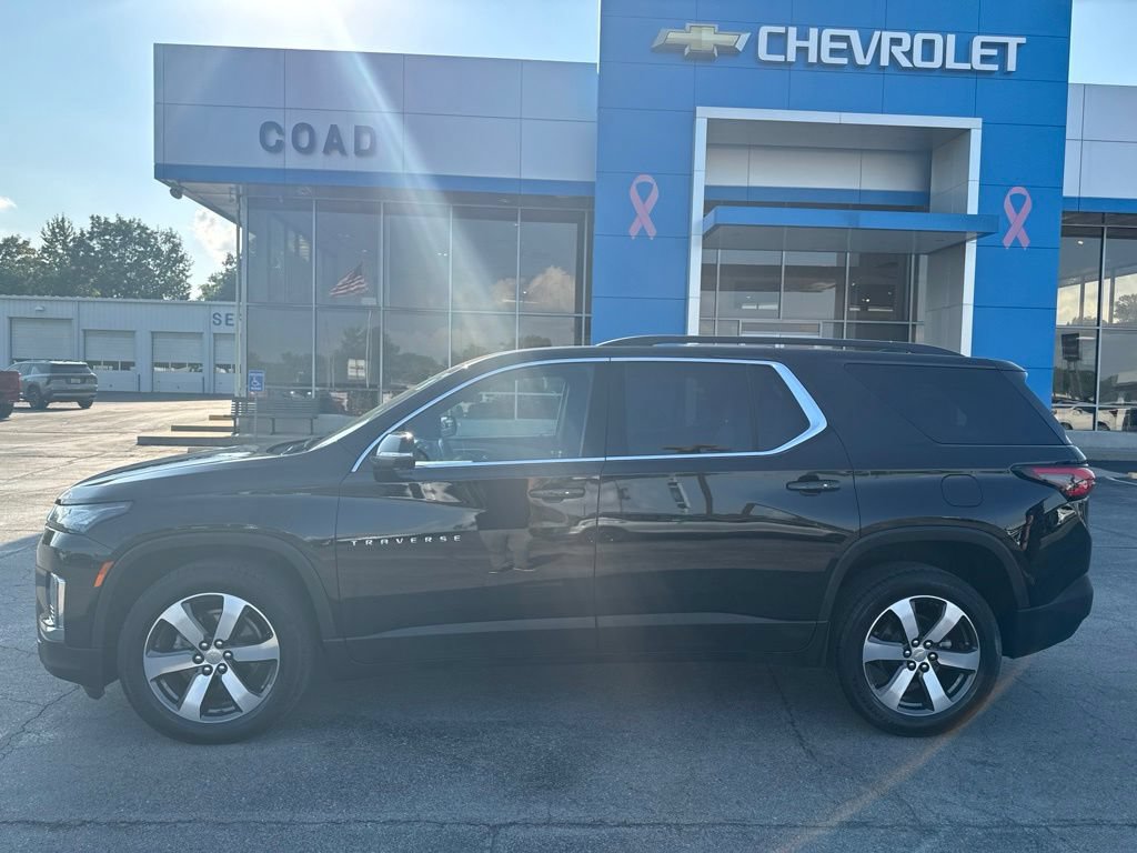 Used 2023 Chevrolet Traverse LT w/ LT Premium Package AWD/4WD image 6