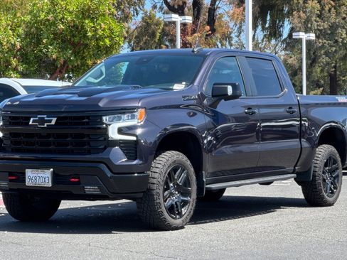 Used 2024 Chevrolet Silverado 1500 LT Trail Boss w/ Convenience Package II AWD/4WD image 9