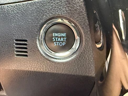 Used 2018 Toyota Corolla XLE FWD image 25