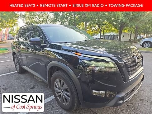 Used 2025 Nissan Pathfinder SV w/ SV Premium Package FWD image 1