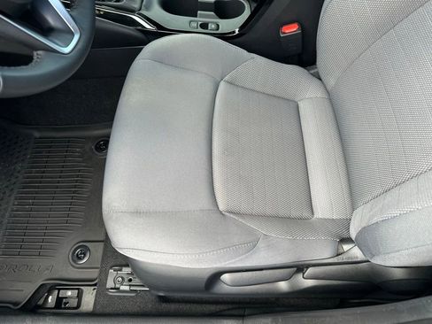 Used 2025 Toyota Corolla SE image 23