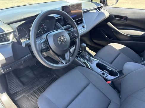 Used 2025 Toyota Corolla LE FWD image 18