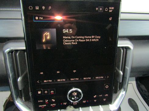 Used 2025 GMC Acadia Elevation FWD image 27