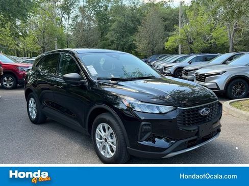 Used 2023 Ford Escape Active w/ Tech Pack #1 AWD/4WD image 1