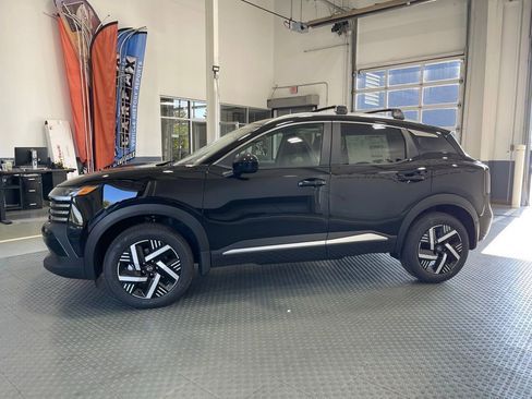 New 2026 Nissan Kicks SV w/ SV Premium Package FWD image 5
