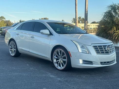 Used 2015 Cadillac XTS Luxury image 7