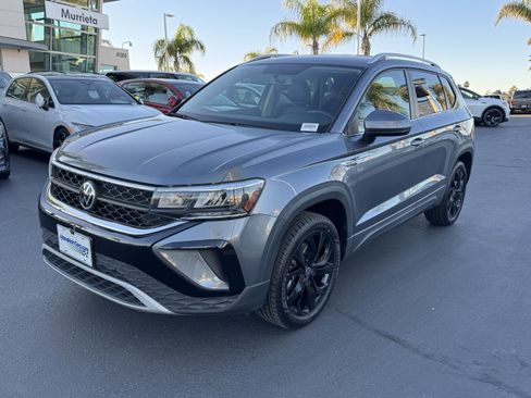 Used 2022 Volkswagen Taos SE image 5