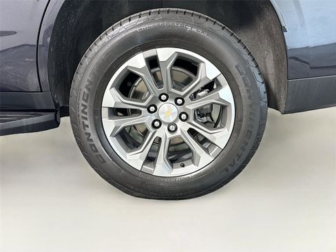 Used 2025 Chevrolet Tahoe LS RWD image 35