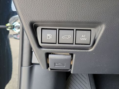 New 2026 Toyota Prius Plug-In Hybrid FWD image 31