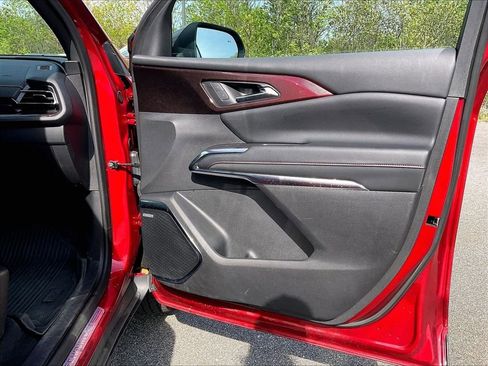Used 2025 Chevrolet Traverse Z71 w/ Enhanced Driving Package AWD/4WD image 11