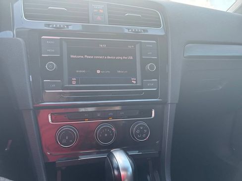 Used 2019 Volkswagen Golf S FWD image 7