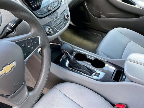 Used 2024 Chevrolet Malibu LT FWD image 15