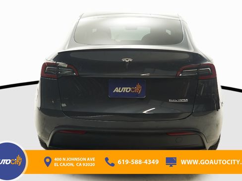 Used 2022 Tesla Model Y Performance image 12