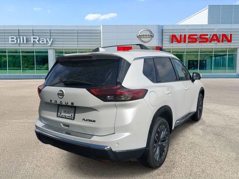 Used 2025 Nissan Rogue Platinum w/ Platinum Premium Package image 4