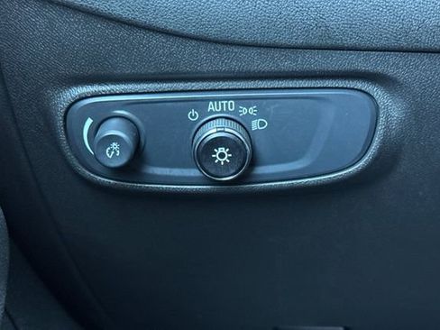 Used 2024 Chevrolet Equinox LT image 43