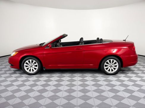Used 2013 Chrysler 200 Touring FWD image 2