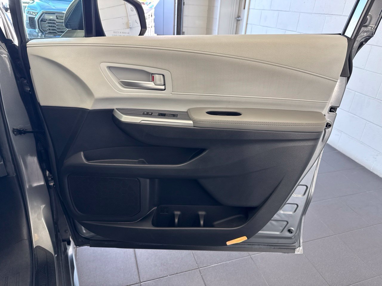 Certified 2026 Toyota Sienna XLE FWD image 56