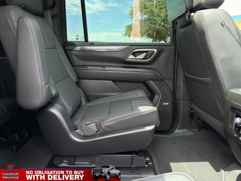 Used 2023 Chevrolet Suburban RST w/ Luxury Package AWD/4WD image 28