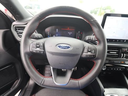 Used 2024 Ford Escape ST-Line w/ Tech Pack #1 FWD image 18