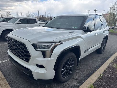 Used 2025 Toyota Sequoia Platinum image 2