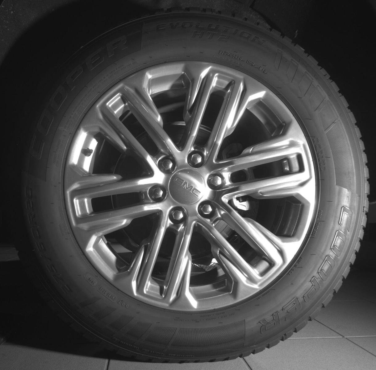 Used 2023 GMC Yukon SLT RWD image 13