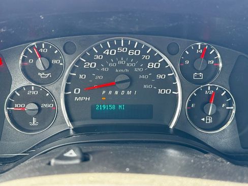 Used 2016 Chevrolet Express 3500 RWD image 18