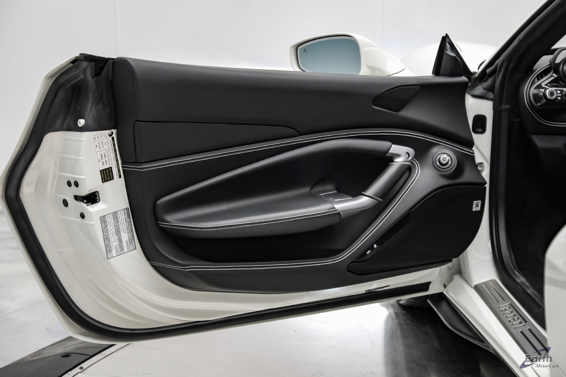 Used 2022 Ferrari F8 Tributo RWD image 98