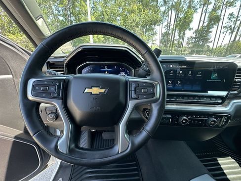 Used 2025 Chevrolet Silverado 2500 LT w/ Convenience Package AWD/4WD image 11