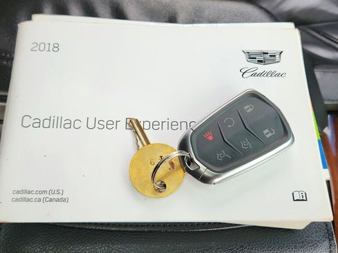 Used 2018 Cadillac Escalade ESV Luxury AWD/4WD image 29