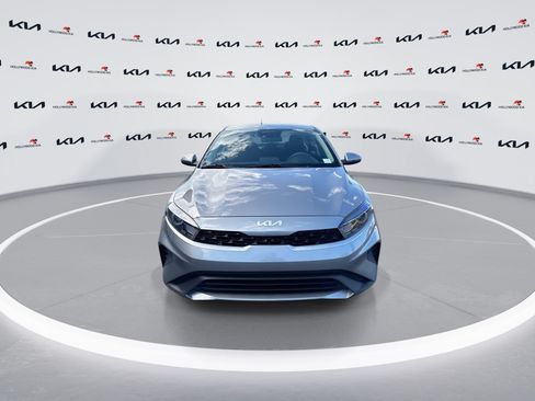Used 2023 Kia Forte LXS w/ LXS Technology Package FWD image 3