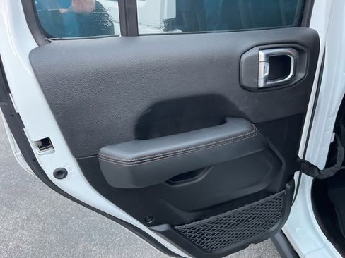 Used 2023 Jeep Wrangler Unlimited Rubicon 392 image 10