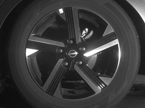 Used 2025 Nissan Sentra SV FWD image 14