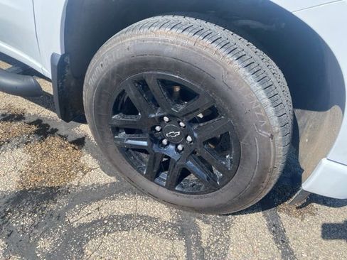 Used 2024 Chevrolet Silverado 1500 Custom AWD/4WD image 8