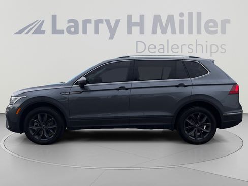 Certified 2023 Volkswagen Tiguan SE w/ Panoramic Sunroof Package AWD/4WD image 2
