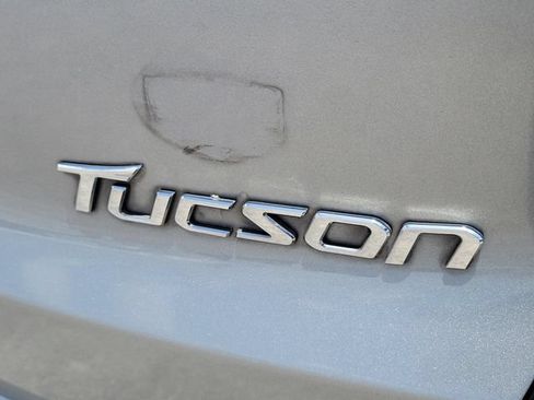 Used 2011 Hyundai Tucson GLS FWD image 7