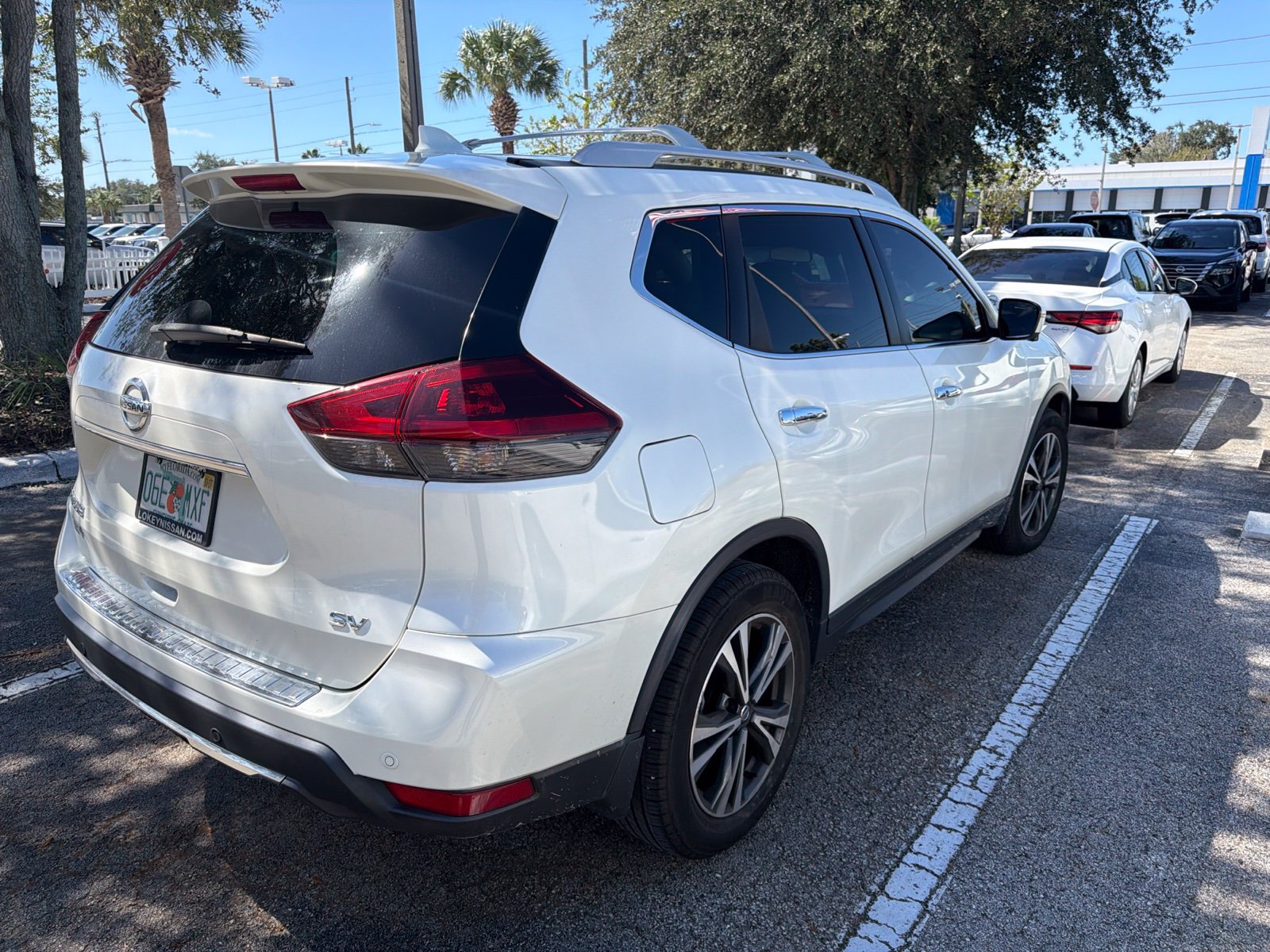 Used 2019 Nissan Rogue SV w/ Premium Package FWD image 4